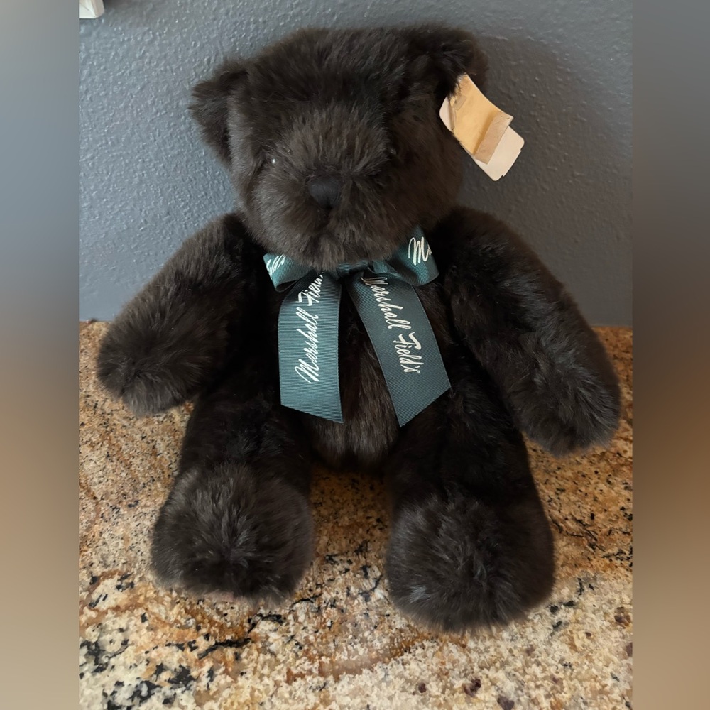 Marshall Fields 2003 vintage Collectible NWT Dark brown plush bear